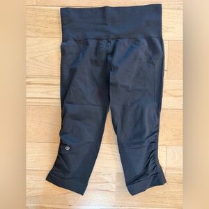 Lululemon capri size 8: missing size tag: best fit medium